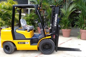 3 TON FORKLIFT